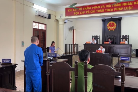 Giả vờ trò chuyện khiến nạn nhân mất cảnh giác để lấy trộm tiền và xe máy
