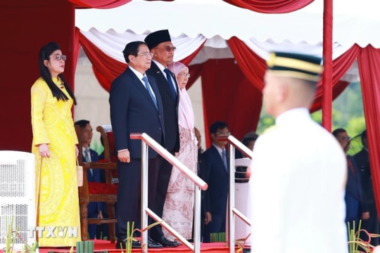 Thủ tướng Anwar Ibrahim chủ trì lễ đón Thủ tướng Phạm Minh Chính thăm chính thức Malaysia