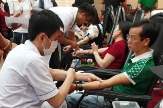 Gần 400 người ở huyện Kim Thành tham gia hiến máu tình nguyện
