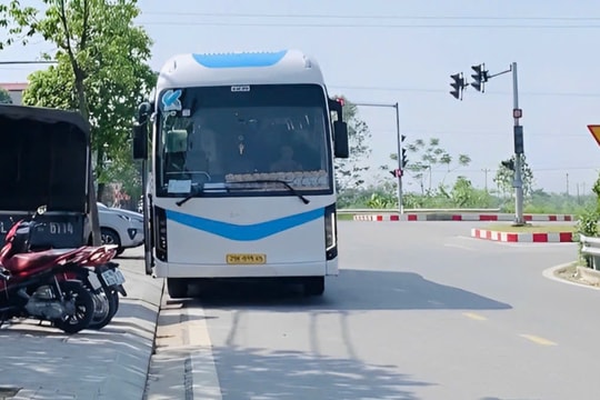 15 phương tiện vận tải hành khách của Trung Quốc được đi qua Hải Dương