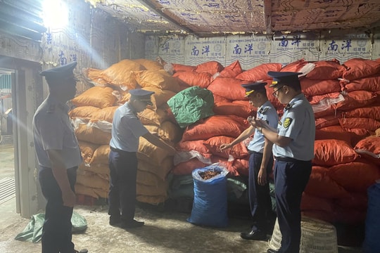 Phát hiện gần 8 tấn chân gà 'bẩn' đang chờ tiêu thụ tại Quảng Ninh