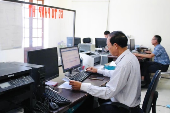 Lấy ý kiến về việc bãi bỏ chính sách hỗ trợ thêm với cán bộ, công chức cấp xã dôi dư, nghỉ hưu trước tuổi