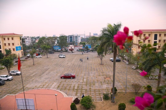 65 thí sinh đăng ký thi vào lớp 10 chuyên tin học Trường THPT chuyên Nguyễn Trãi