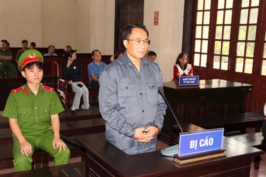 Cựu thanh tra giao thông Nguyễn Mạnh Cường lĩnh 13 năm tù vì lừa đảo