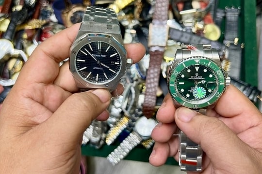 Hàng nghìn sản phẩm ở Saigon Square nghi giả mạo Rolex, Louis Vuitton, Gucci