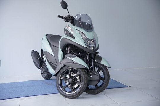 Cận cảnh mẫu xe tay ga Yamaha có bánh kép độc lạ
