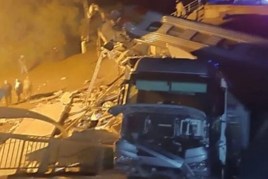Nga xác nhận vụ sập cầu cạn vùi lấp tàu khách ở Bryansk là do phá hoại