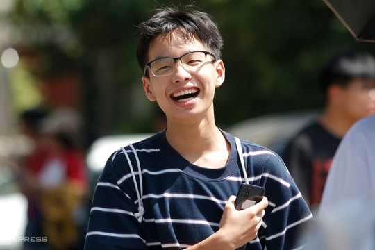 Đề thi và đáp án môn ngữ văn vào lớp 10 Trường THPT chuyên Khoa học tự nhiên năm 2025