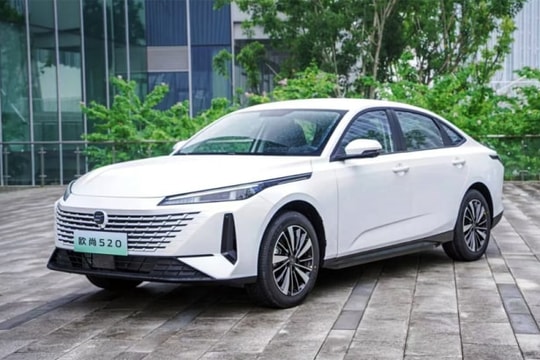 Xe điện đổi pin trong 100 giây