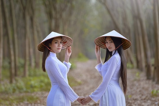Thủy chung chiếc nón
