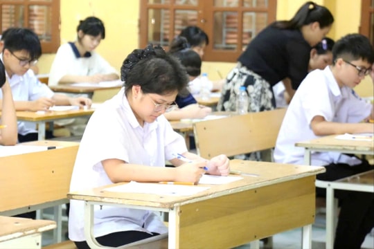Sáng 4/6, thí sinh Hải Dương thi môn ngữ văn vào lớp 10