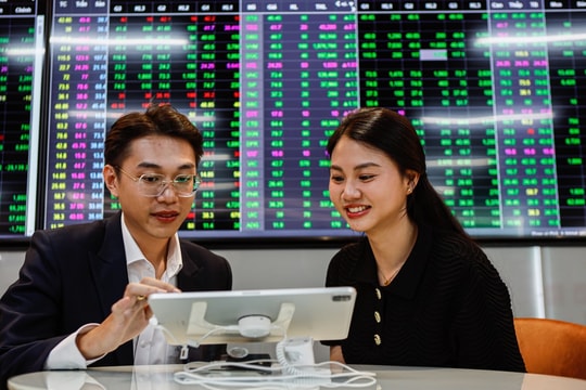 VN-Index lập đỉnh 3 năm