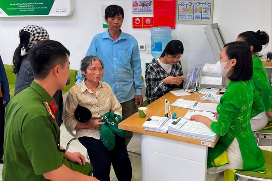 Lừa cụ bà ở Thanh Hà 150 triệu đồng bất thành nhờ nhân viên ngân hàng ngăn chặn kịp thời