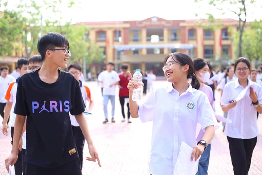 Đề thi môn toán lớp 10 ở Hải Dương phân hóa cao
