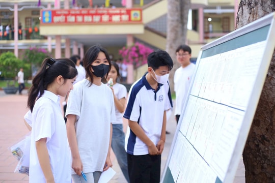 Thí sinh Hải Dương bắt đầu thi môn ngữ văn vào lớp 10