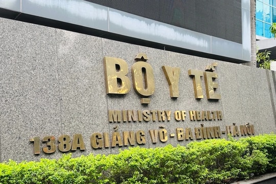 Bộ Y tế yêu cầu điều tra nguồn gốc thực phẩm khiến 7 người ngộ độc sau ăn buffet