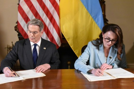 Ukraine và Mỹ dự kiến ra mắt quỹ đầu tư khoáng sản vào cuối năm 2025