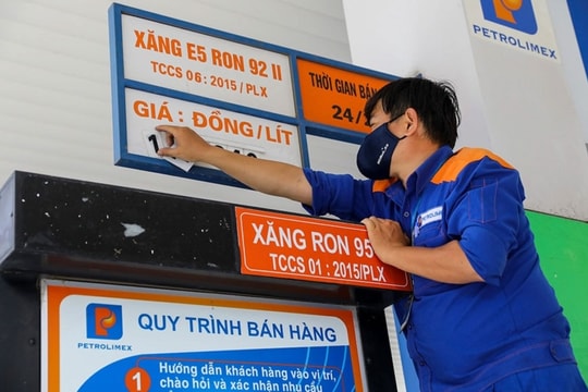 Giá xăng, dầu cùng tăng