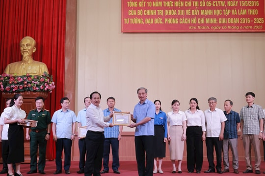 Kim Thành khen thưởng 15 tập thể, 25 cá nhân xuất sắc trong thực hiện Chỉ thị 05