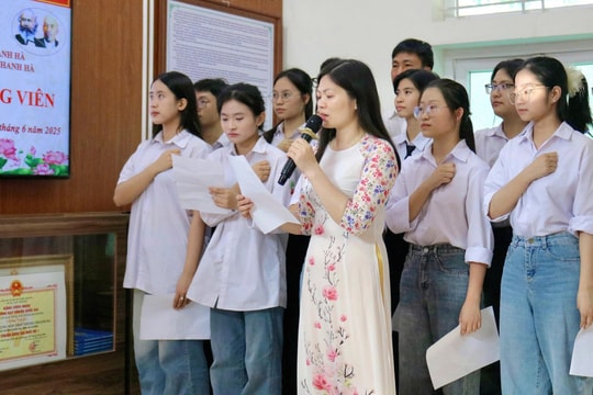 Học sinh thêm động lực khi vào Đảng