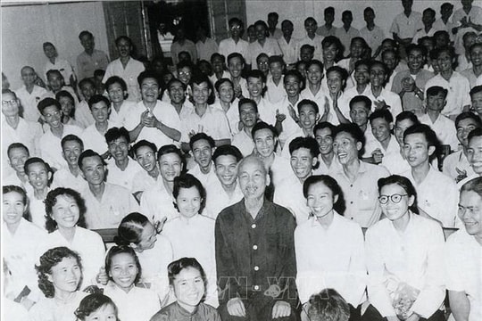 Một thế kỷ hào hùng và sứ mệnh của người làm báo cách mạng