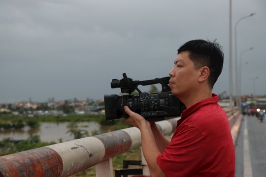 Chọn nghề báo là chấp nhận dấn thân, không sợ hiểm nguy
