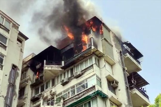 Cháy chung cư tại Ấn Độ, 3 cha con tử vong