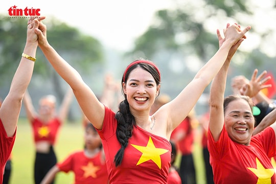 Màn xếp hình bản đồ Việt Nam ấn tượng tại Festival Yoga Hà Nội 2025