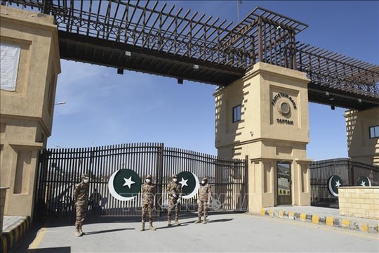 Pakistan đóng cửa biên giới với Iran