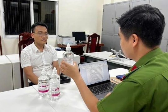 Bắt Phó Chủ tịch UBND thị trấn Chúc Sơn về hành vi sản xuất hàng giả
