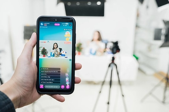 Bị bắt vì livestream bán hàng 72 tỷ đồng không nộp thuế