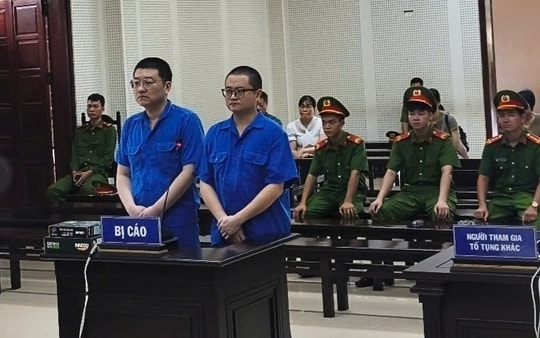 Xử phạt 8 năm tù 2 bị cáo người Trung Quốc về tội tàng trữ, lưu hành tiền giả