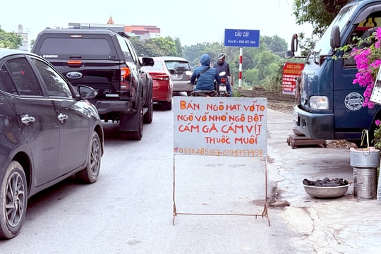 Biển quảng cáo dưới lòng đường