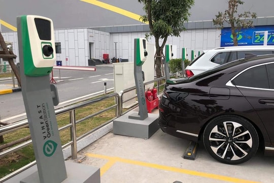 Sạc ô tô điện tại Việt Nam tốn bao nhiêu tiền?