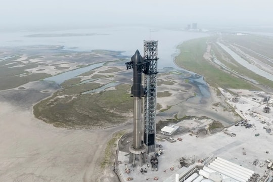 Tàu vũ trụ Starship của SpaceX phát nổ trong quá trình thử nghiệm