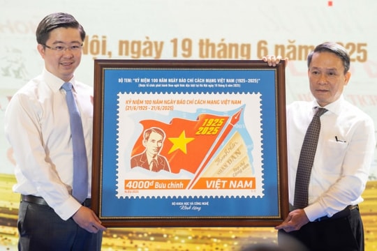Phát hành bộ tem kỷ niệm 100 năm Báo chí cách mạng Việt Nam