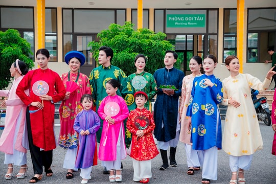 Nhiều diễn viên, người mẫu trải nghiệm tour Hải Dương - Hải Phòng trước ngày hợp nhất