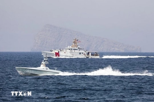 Quốc hội Iran thông qua việc đóng cửa Eo biển Hormuz, thị trường dầu mỏ sẽ gặp khó