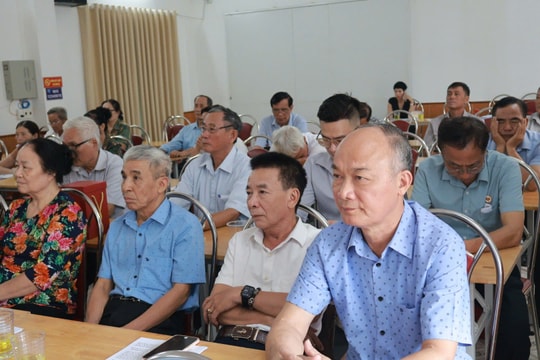 Câu lạc bộ liên thế hệ ở Hải Dương thích ứng với già hóa dân số
