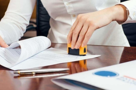 Từ 1/7, người dân đi công chứng phải chụp ảnh cùng công chứng viên