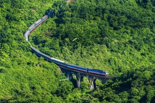 Vietnam’s North-South railway named one of world’s most incredible train journeys
