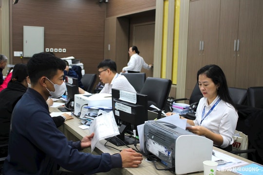 Bộ Nội vụ hướng dẫn giải quyết chế độ cho cán bộ khi sắp xếp bộ máy