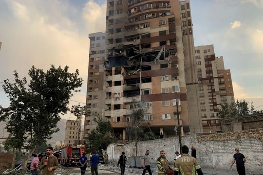 Iran mở lại một phần không phận sau lệnh ngừng bắn với Israel