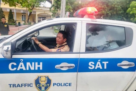 Cảnh sát giao thông Hải Dương đưa thí sinh bị co cứng tay chân đi cấp cứu kịp thời trước giờ thi