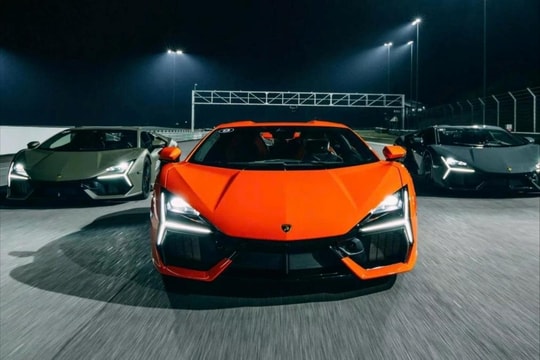 Lamborghini sắp trình làng mẫu xe mạnh nhất lịch sử phát triển của hãng