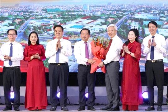 TP Hải Dương gặp mặt cán bộ, công chức, viên chức trước khi kết thúc hoạt động cấp huyện