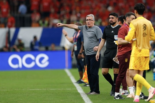 Đội tuyển Trung Quốc không được dự World Cup 2026, huấn luyện viên bị sa thải