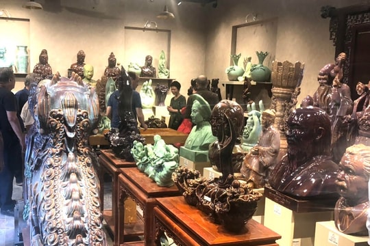 Gốm phù điêu: Tình đất, nghĩa đời