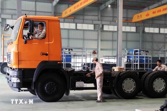 Bảng giá tính lệ phí trước bạ điều chỉnh, bổ sung đối với ô tô, xe máy