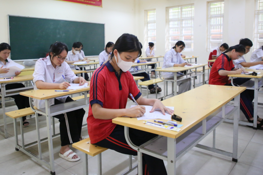 Loạt trường học lấy 3 điểm mỗi môn vào lớp 10